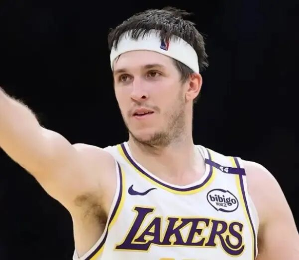 Jovan Buha：我听说爵士是众多对里夫斯感兴趣的球队之一|奥斯汀-里夫斯|湖人|奥斯汀·里夫斯|洛杉矶湖人队|犹他爵士队_新浪体育_新浪新闻