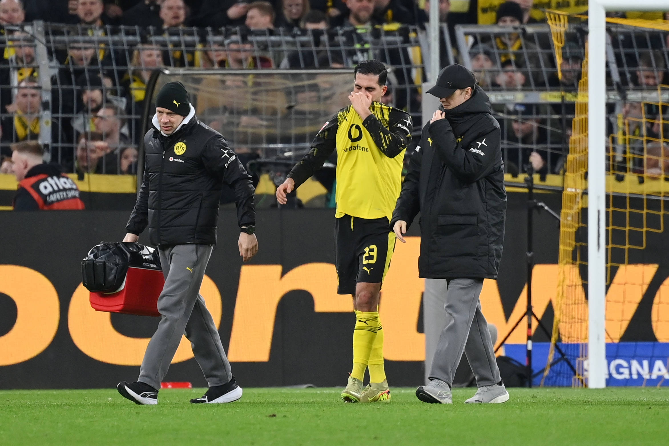 开云官网-有情有义！多特总监里肯：会和重伤的詹谈续约，球员合同6月到期