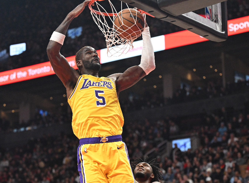 开云-湖人112-124国王遭4坏消息！艾顿仍低迷，配角起伏大，攻守全崩！